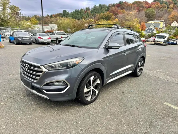 KM8J3CA28JU759238 2018 HYUNDAI TUCSON - Image 2