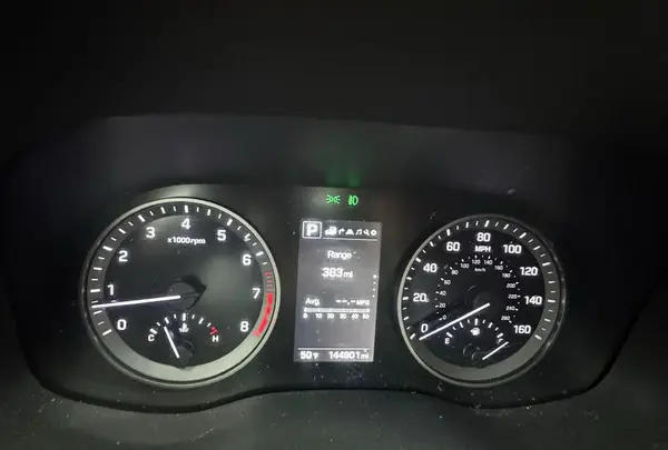 KM8J3CA28JU759238 2018 HYUNDAI TUCSON - Image 8
