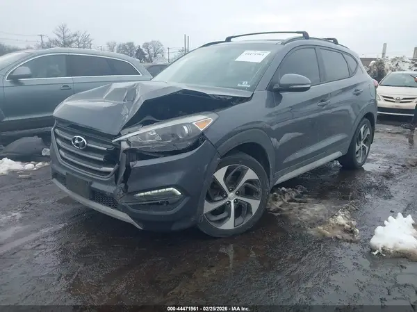 KM8J3CA28JU762009 2018 HYUNDAI TUCSON - Image 2