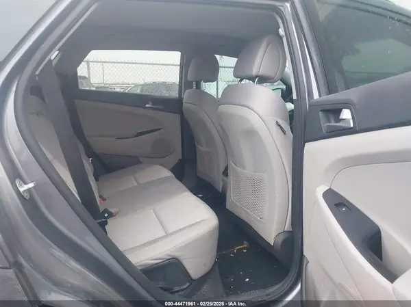 KM8J3CA28JU762009 2018 HYUNDAI TUCSON - Image 8