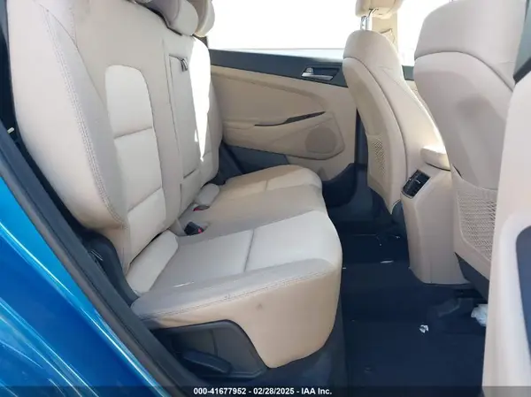 KM8J3CA28JU778288 2018 HYUNDAI TUCSON - Image 8