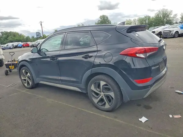 KM8J3CA28JU792076 2018 HYUNDAI TUCSON - Image 2