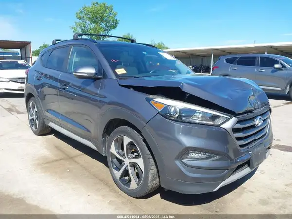 KM8J3CA28JU806025 2018 HYUNDAI TUCSON - Image 1