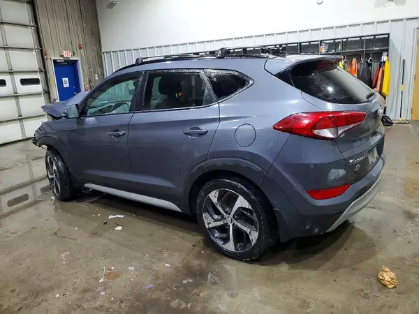 KM8J3CA28JU806879 2018 HYUNDAI TUCSON - Image 2