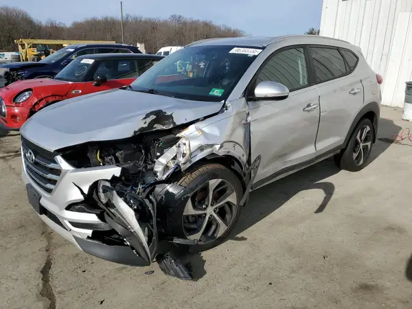 KM8J3CA28JU812357 2018 HYUNDAI TUCSON - Image 1
