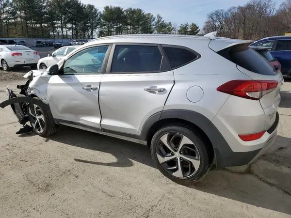 KM8J3CA28JU812357 2018 HYUNDAI TUCSON - Image 2