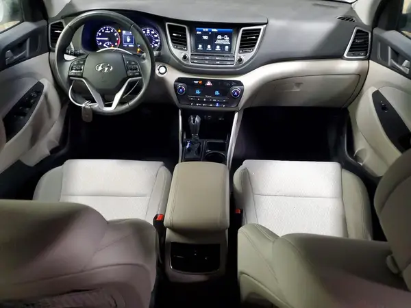 KM8J3CA28JU822385 2018 HYUNDAI TUCSON - Image 8