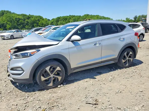 KM8J3CA28JU832527 2018 HYUNDAI TUCSON - Image 1