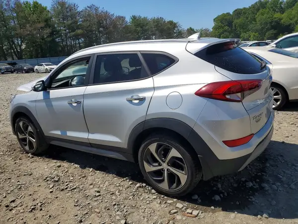 KM8J3CA28JU832527 2018 HYUNDAI TUCSON - Image 2