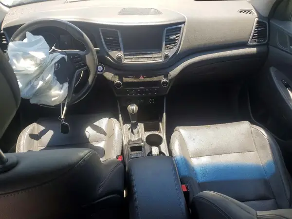 KM8J3CA28JU832527 2018 HYUNDAI TUCSON - Image 8