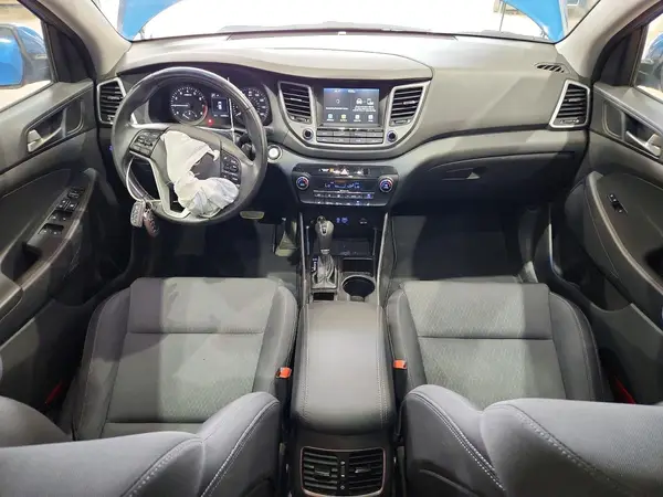 KM8J3CA28JU833516 2018 HYUNDAI TUCSON - Image 8