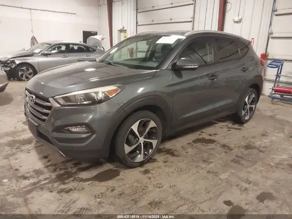 KM8J3CA29GU030822 2016 HYUNDAI TUCSON - Image 2