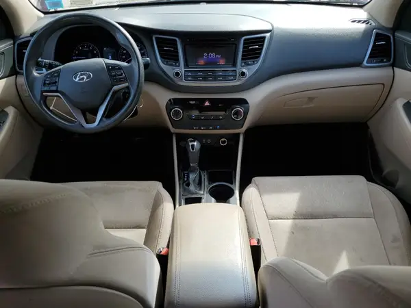 KM8J3CA29GU052156 2016 HYUNDAI TUCSON - Image 8