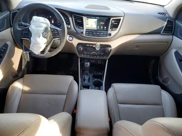 KM8J3CA29GU104899 2016 HYUNDAI TUCSON - Image 8