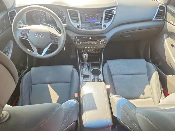 KM8J3CA29GU106765 2016 HYUNDAI TUCSON - Image 8