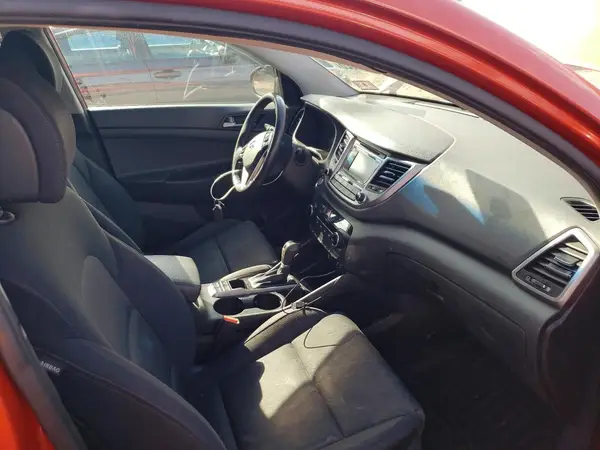 KM8J3CA29GU112372 2016 HYUNDAI TUCSON - Image 8