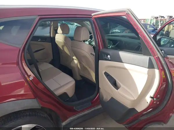 KM8J3CA29GU158915 2016 HYUNDAI TUCSON - Image 8