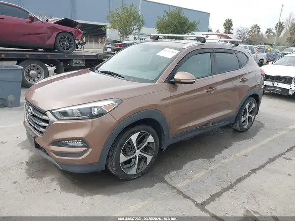 KM8J3CA29GU160504 2016 HYUNDAI TUCSON - Image 2