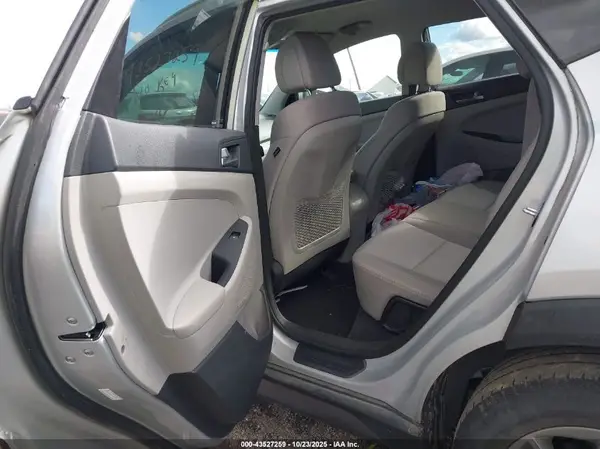 KM8J3CA29GU160938 2016 HYUNDAI TUCSON - Image 8