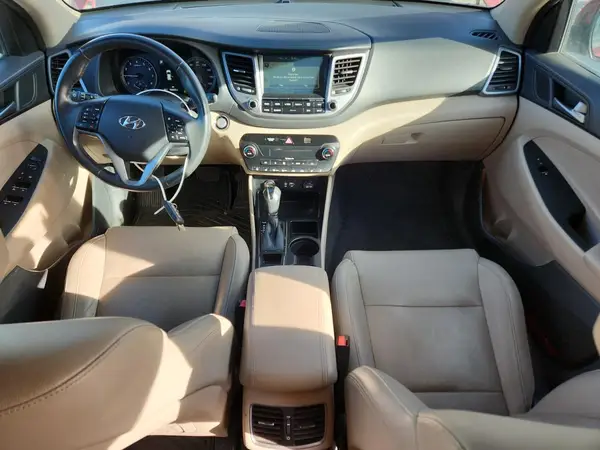 KM8J3CA29GU179392 2016 HYUNDAI TUCSON - Image 8