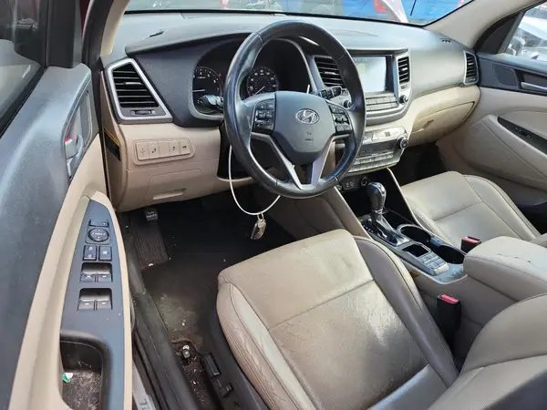 KM8J3CA29GU181725 2016 HYUNDAI TUCSON - Image 8