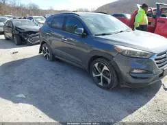 KM8J3CA29GU208552 2016 HYUNDAI TUCSON