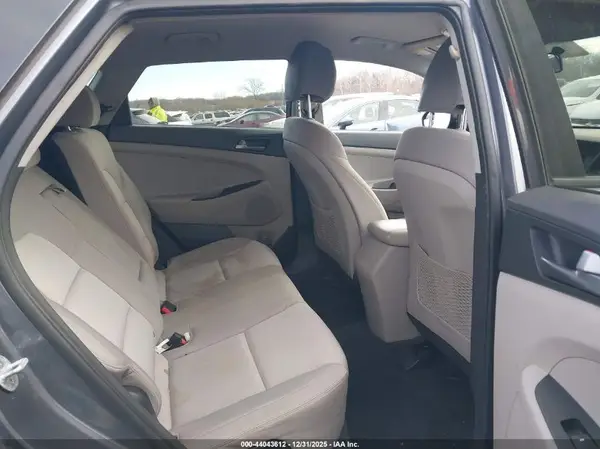 KM8J3CA29GU223262 2016 HYUNDAI TUCSON - Image 8