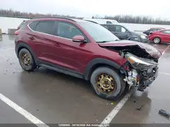KM8J3CA29GU234259 2016 HYUNDAI TUCSON