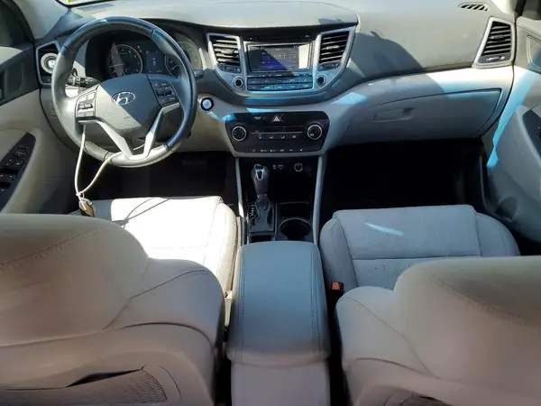 KM8J3CA29GU248811 2016 HYUNDAI TUCSON - Image 8