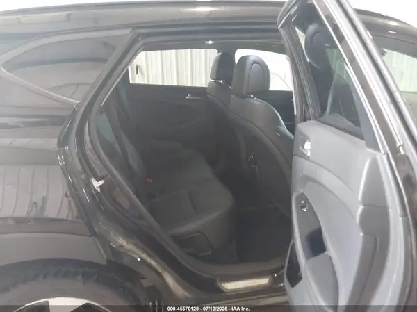 KM8J3CA29GU250879 2016 HYUNDAI TUCSON - Image 8