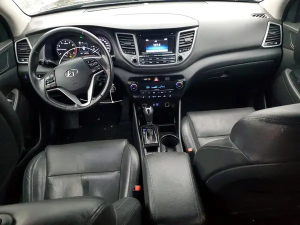 KM8J3CA29HU268915 2017 HYUNDAI TUCSON - Image 8