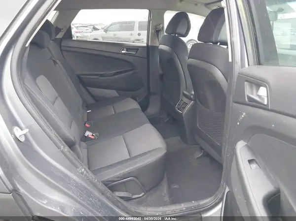KM8J3CA29HU269742 2017 HYUNDAI TUCSON - Image 8