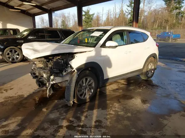 KM8J3CA29HU271880 2017 HYUNDAI TUCSON - Image 2