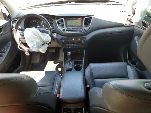 KM8J3CA29HU277274 2017 HYUNDAI TUCSON - Image 8