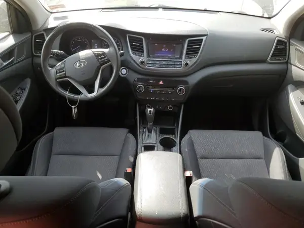 KM8J3CA29HU278182 2017 HYUNDAI TUCSON - Image 8