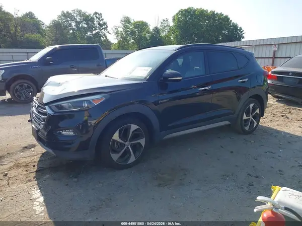 KM8J3CA29HU282877 2017 HYUNDAI TUCSON - Image 2