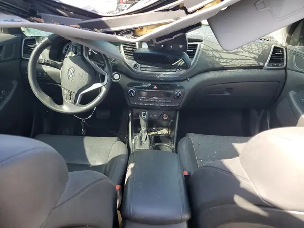 KM8J3CA29HU284161 2017 HYUNDAI TUCSON - Image 8