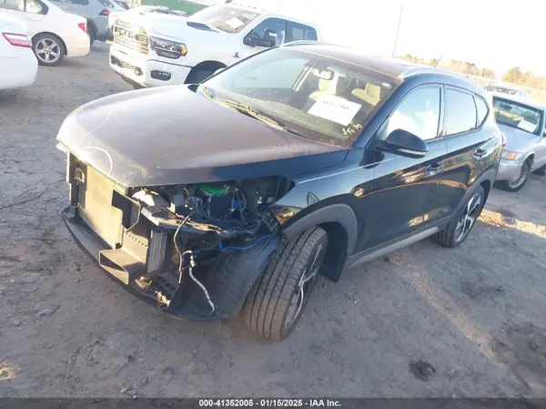KM8J3CA29HU285665 2017 HYUNDAI TUCSON - Image 2