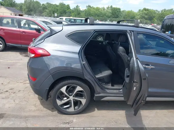 KM8J3CA29HU289148 2017 HYUNDAI TUCSON - Image 8