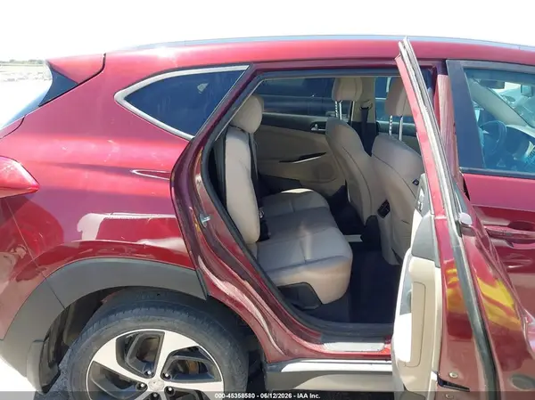 KM8J3CA29HU313366 2017 HYUNDAI TUCSON - Image 8
