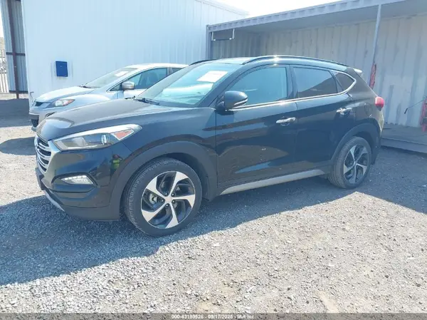 KM8J3CA29HU330362 2017 HYUNDAI TUCSON - Image 2