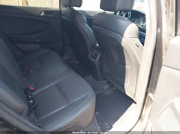 KM8J3CA29HU330362 2017 HYUNDAI TUCSON - Image 8