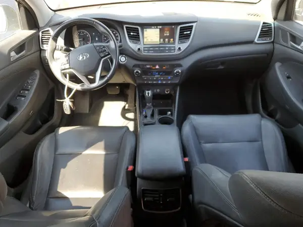 KM8J3CA29HU336422 2017 HYUNDAI TUCSON - Image 8