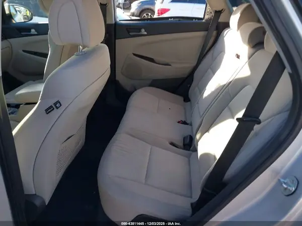 KM8J3CA29HU339286 2017 HYUNDAI TUCSON - Image 8