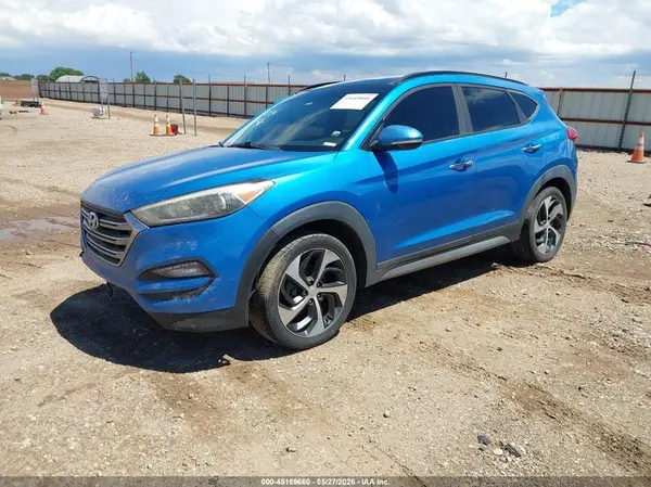 KM8J3CA29HU360414 2017 HYUNDAI TUCSON - Image 2