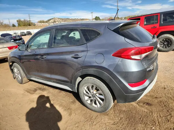 KM8J3CA29HU369162 2017 HYUNDAI TUCSON - Image 2