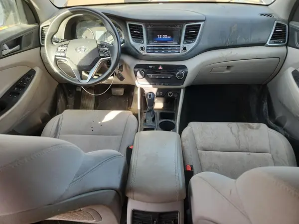 KM8J3CA29HU369162 2017 HYUNDAI TUCSON - Image 8