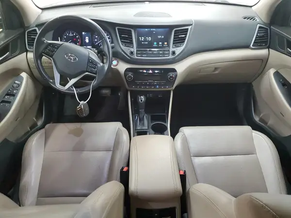 KM8J3CA29HU370635 2017 HYUNDAI TUCSON - Image 8