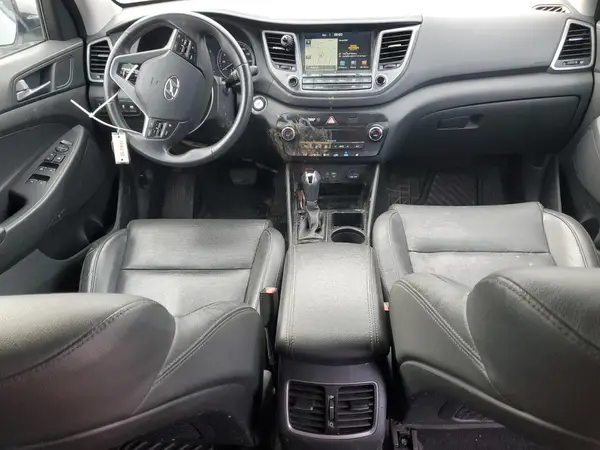 KM8J3CA29HU379321 2017 HYUNDAI TUCSON - Image 8