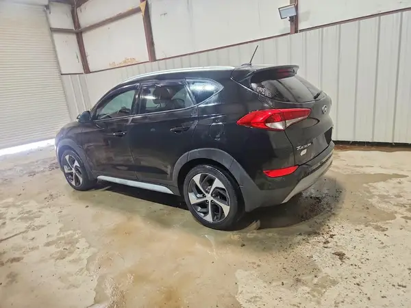 KM8J3CA29HU382302 2017 HYUNDAI TUCSON - Image 2